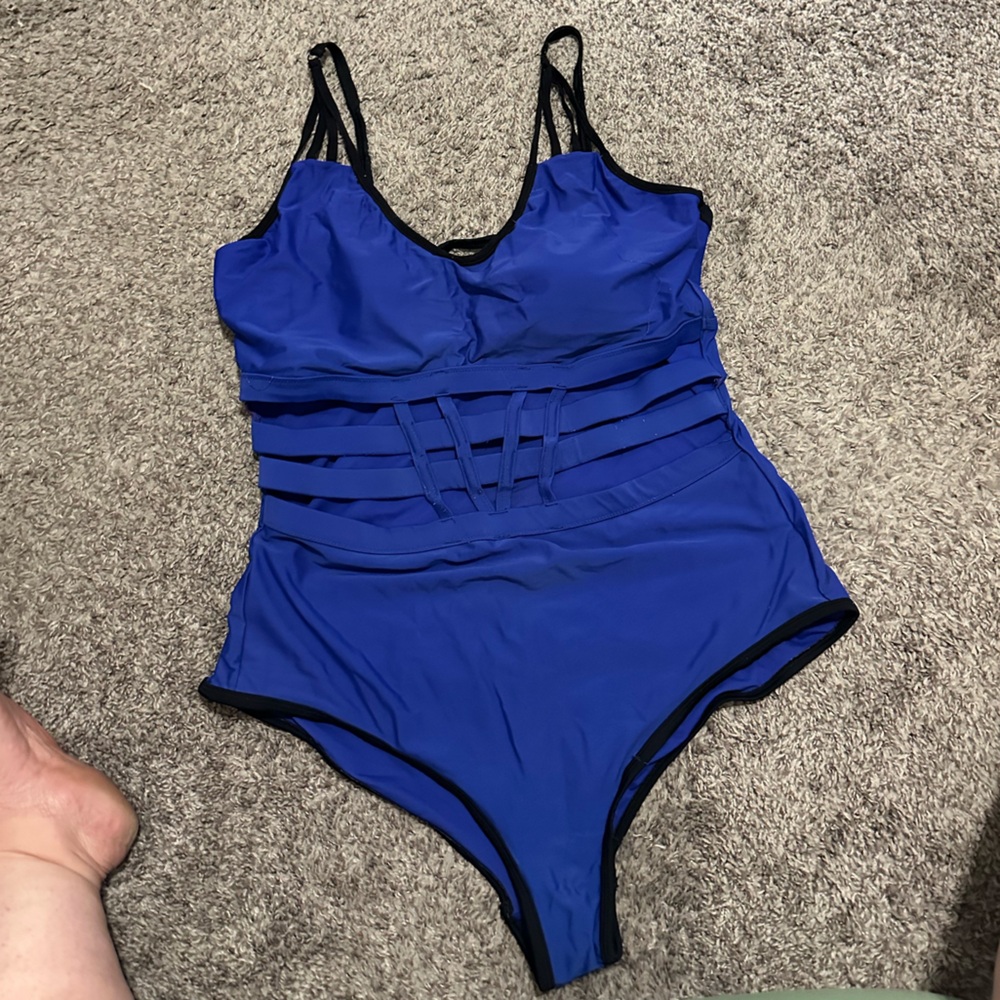 💙🖤One Piece Black and Blue Bathing Suit 🖤💙- 3X